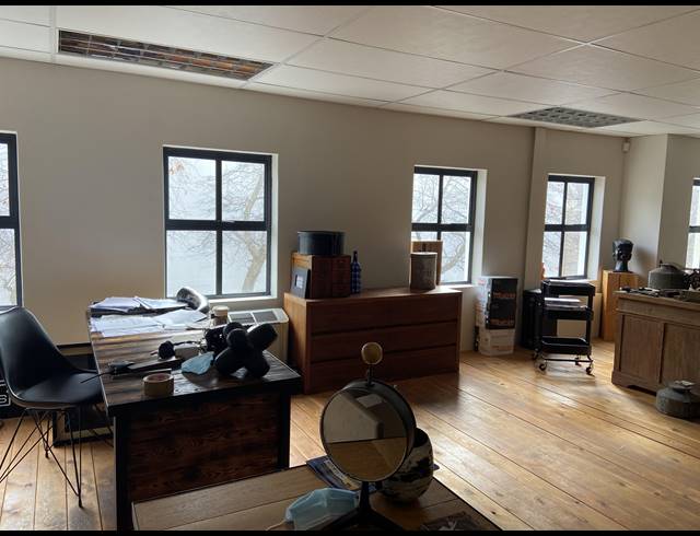 240M² OFFICE TO LET IN WESTLAKE